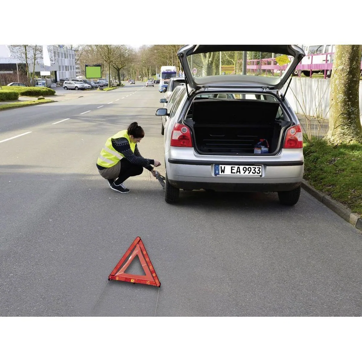 APA Micro Warndreieck, hohe Standfestigkeit, E-Zulassung, praktische Aufbewahrung 2