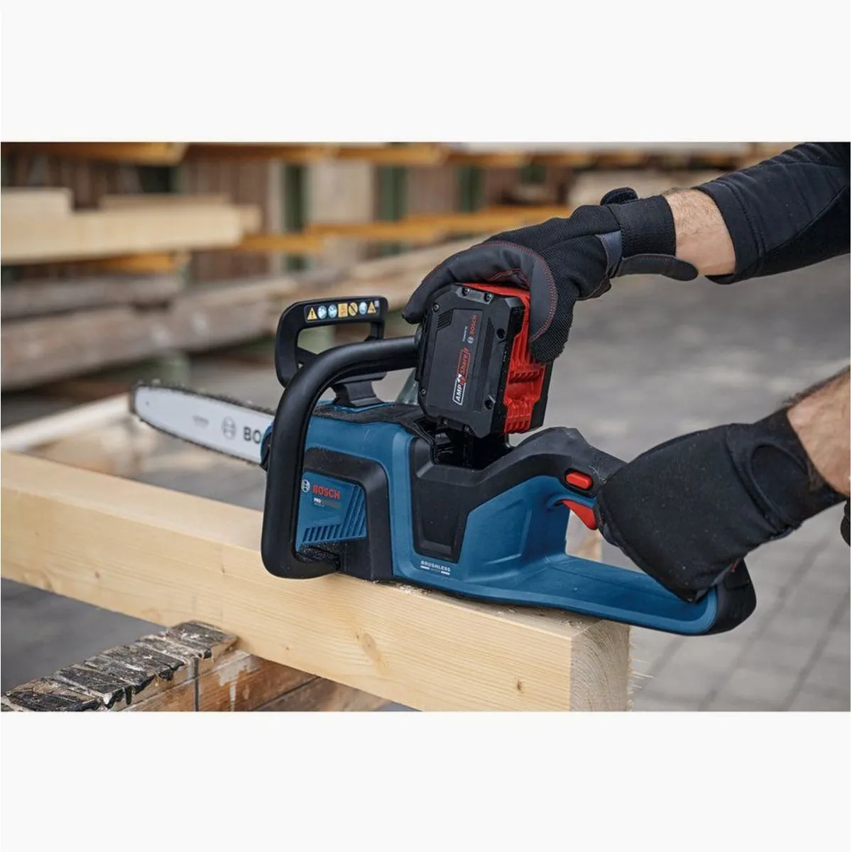 Bosch Professional GKE18V-30 Akku-Kettensäge, kraftvoll & leise 2