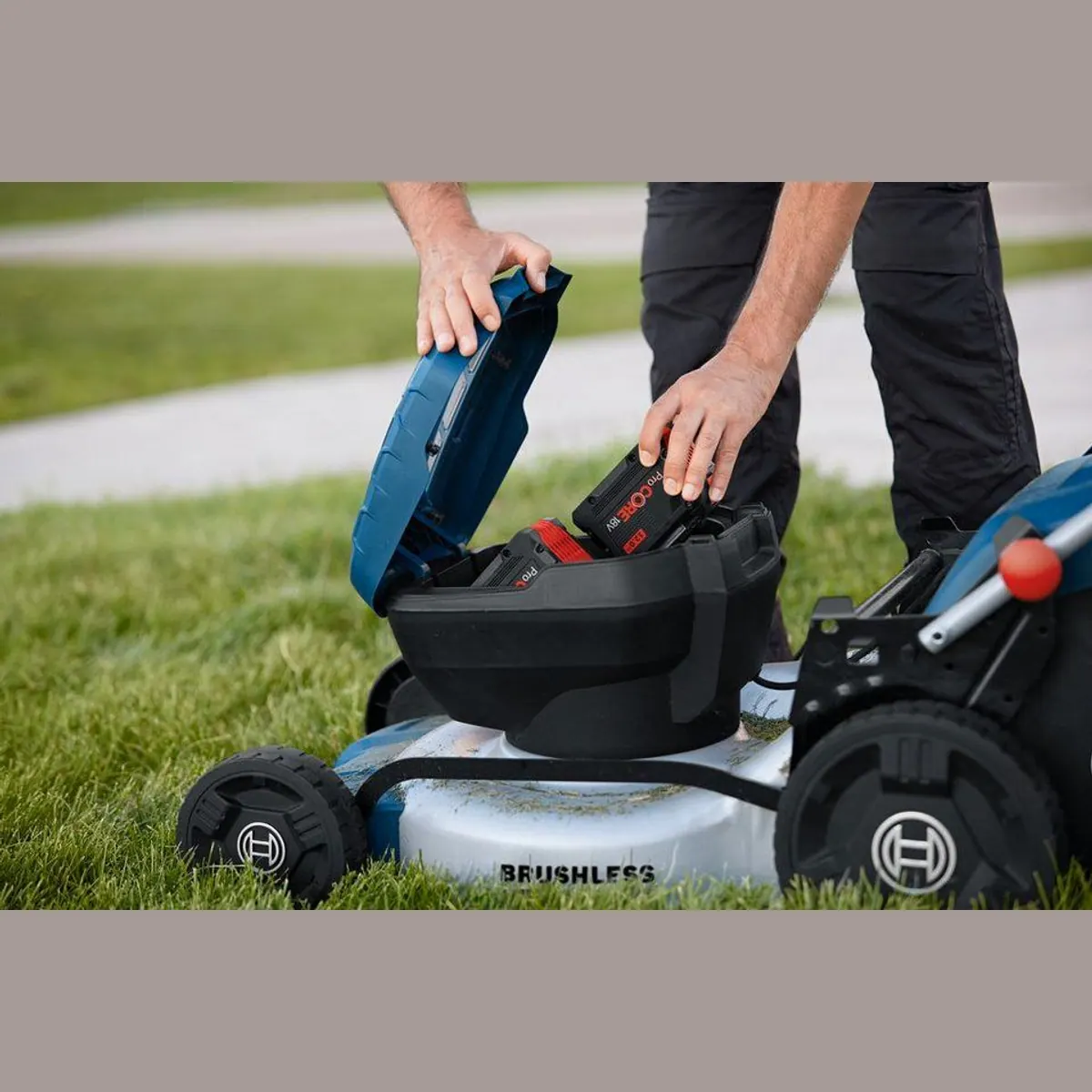 Bosch Professional GRA 18V2-46, leistungsstarker Akkurasenmäher mit 46 cm Schnittbreite 5