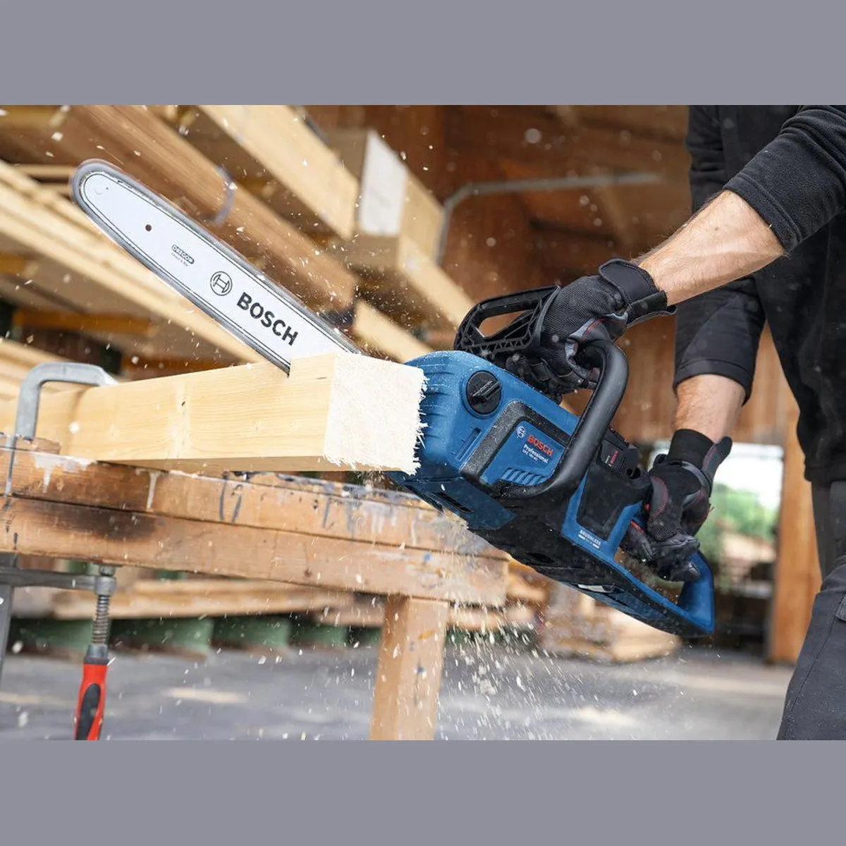 Bosch Professional GKE 18V-40, kraftvoller bürstenloser Motor, OptiCut Technologie, 40-cm-Schwert 5