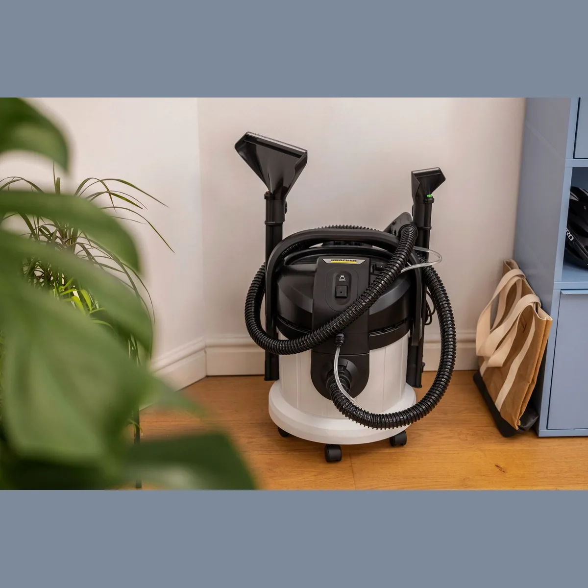 KÄRCHER SE 4 Plus Waschsauger, 1000 W, 4 L Frischwassertank, 3-in-1 Funktion 5