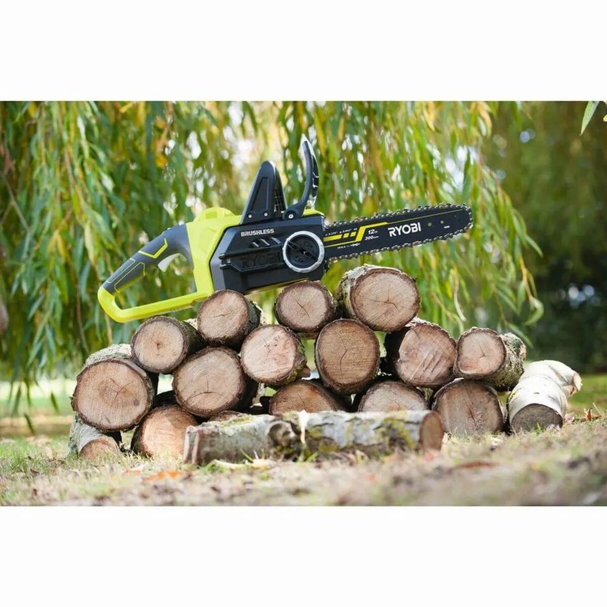 RYOBI Akku-Kettensäge ONE+, bürstenloser Motor, 30 cm Schwert, Zweihandgriff 5